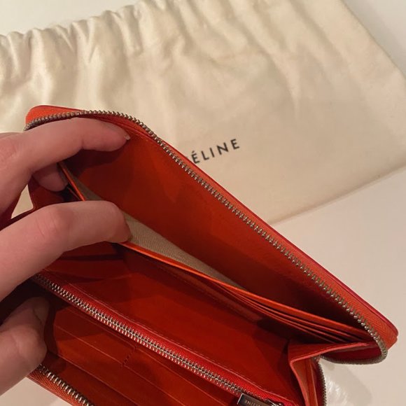 CELINE Zipped Orange Wallet in Grained Calfskin - Picture 7 of 12